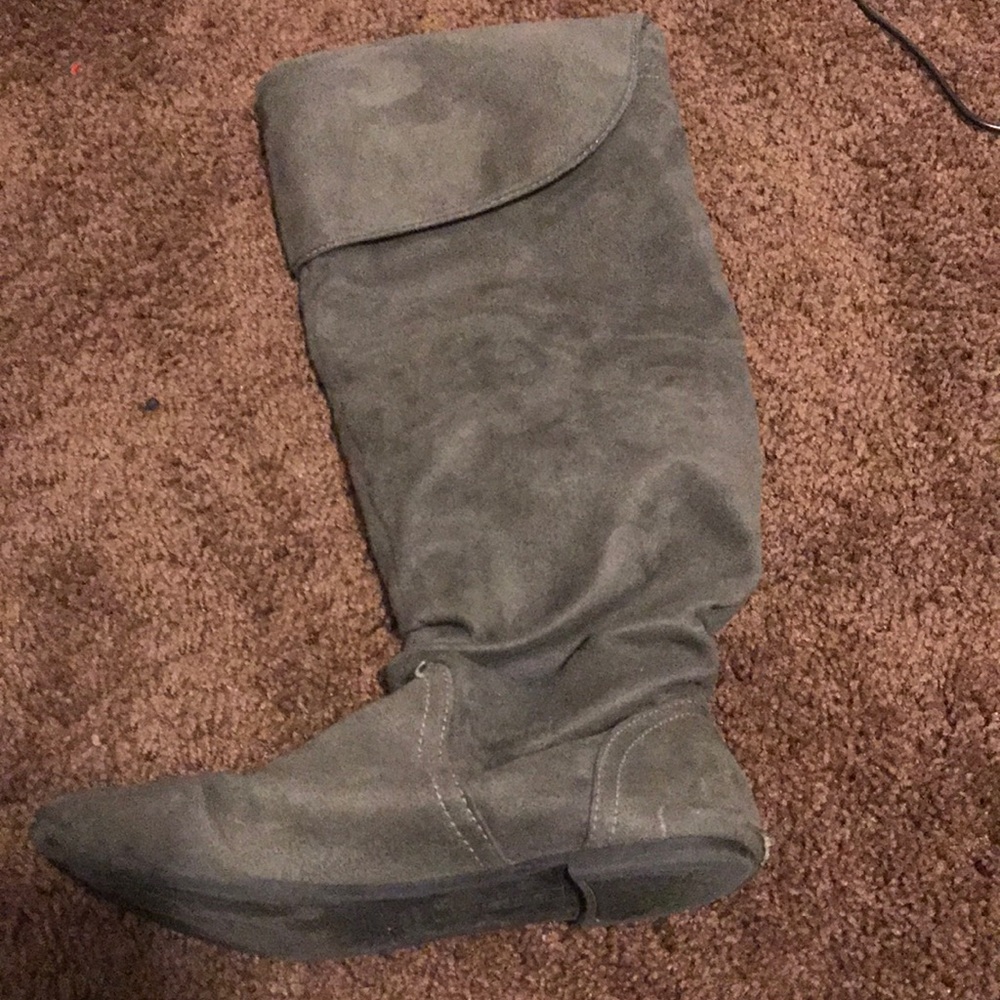 I am selling knee high boots